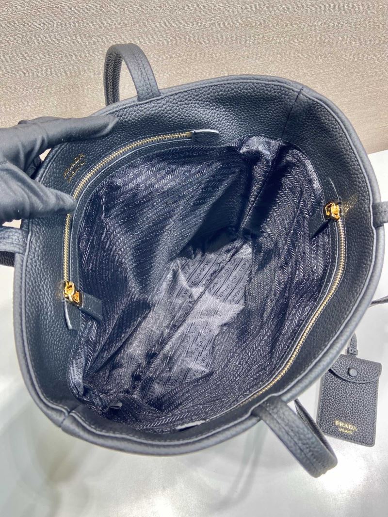 Pra*a tote bags